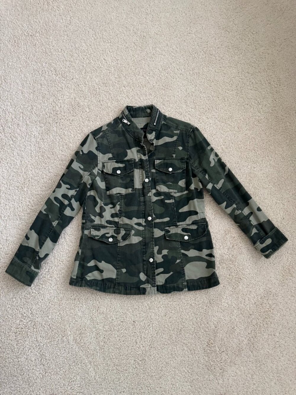 Love Tree Camouflage Jacket with drawstring waist. Size small